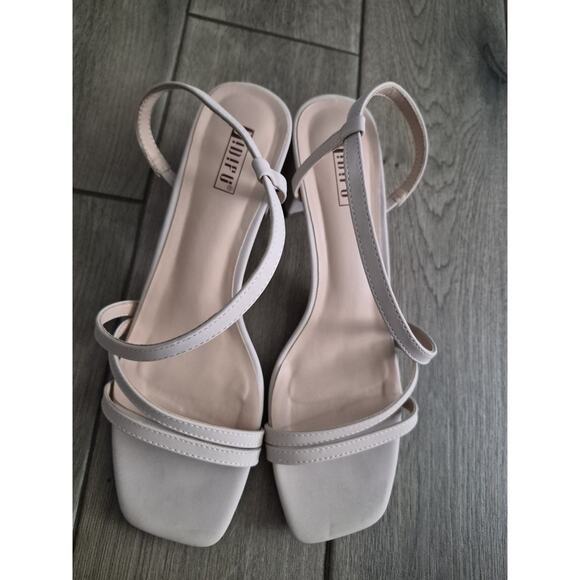 Women's Sandals Size 10 perfect condition worn twice - Picture 1 of 3